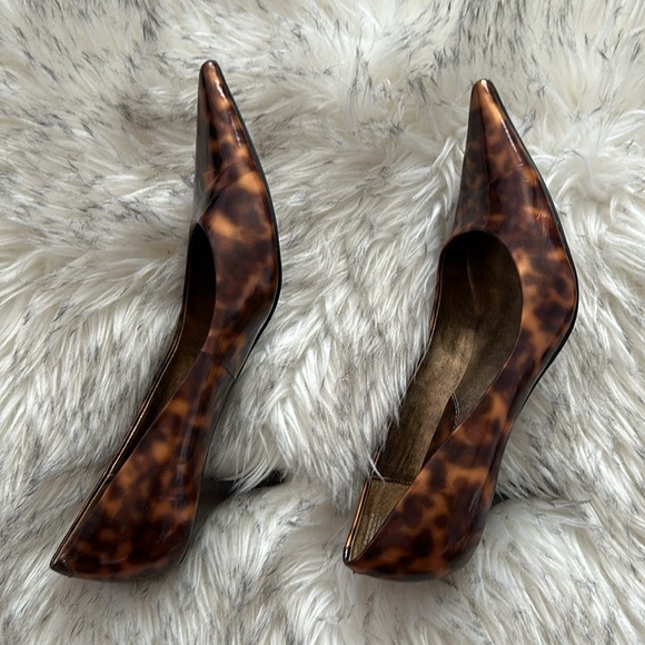 NINE WEST shiny tortoise-print heel! - Picture 3 of 11